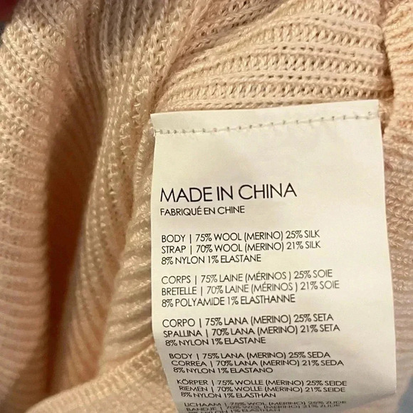 Silk/wool Cream colored cold shoulder gorgeous sweater - Picture 3 of 3